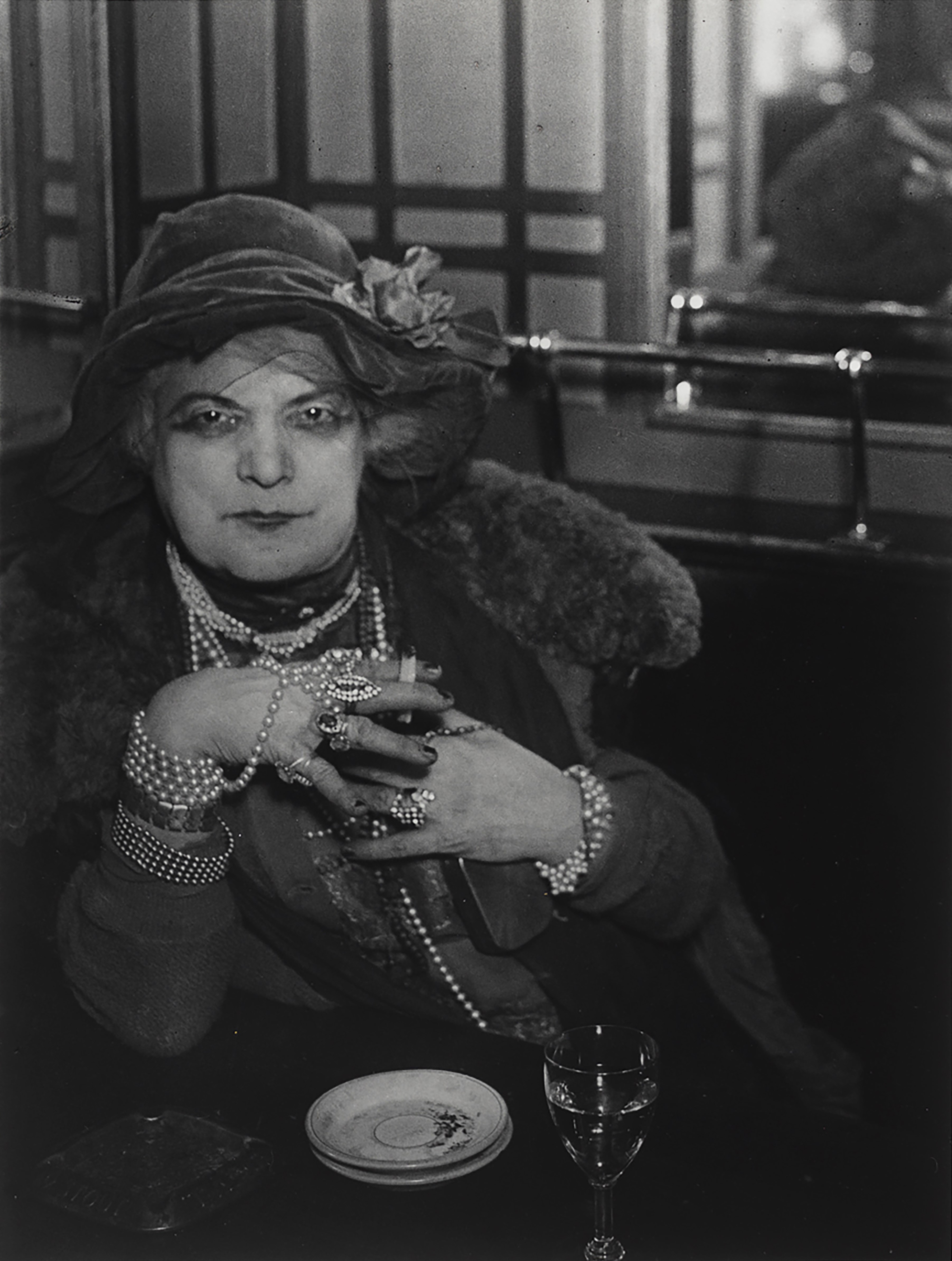 'Bijou' au bar de la Lune, Montmartre, 1932